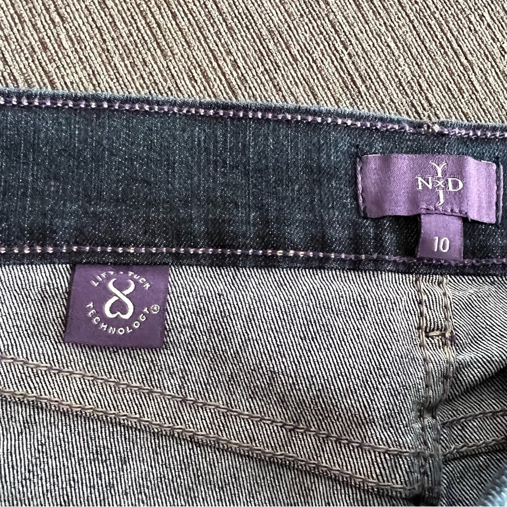 NWT NYDJ Slimming Lift Tuck Bermuda Shorts rolled cuff in Hollywood Blue Size 10 - Picture 8 of 11